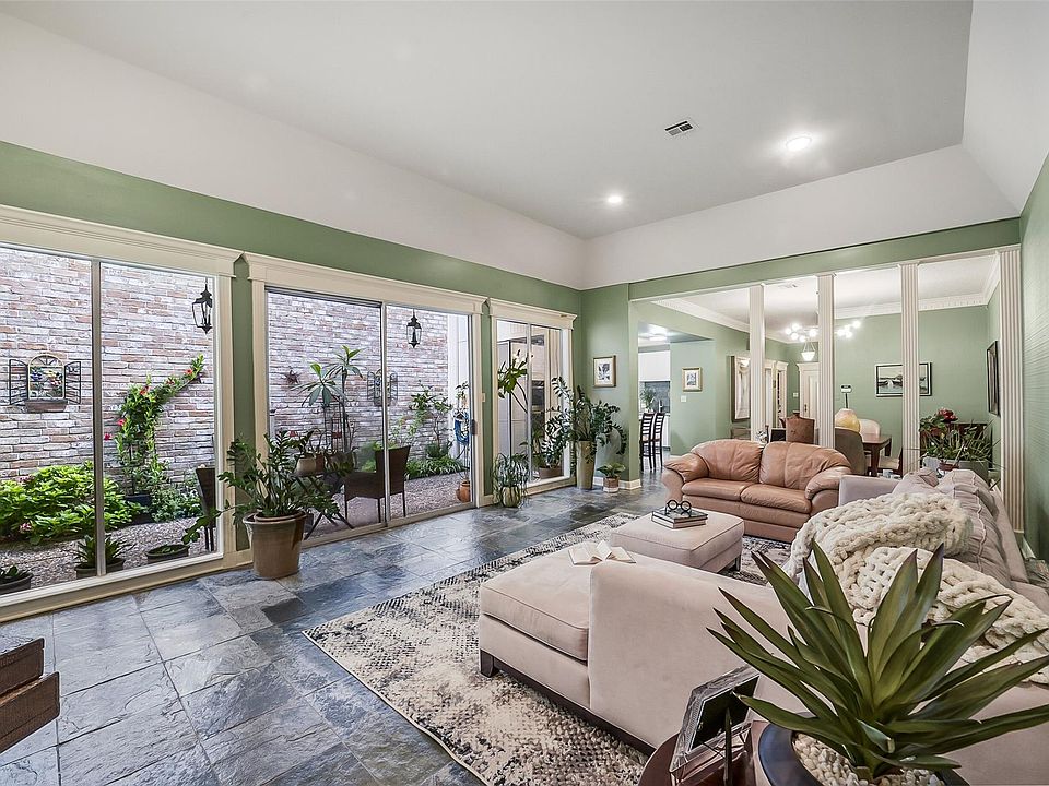 1st image of 9340 Briar Forest Dr