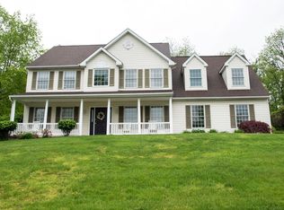 2709 Foxfire Ct, Coplay, PA 18037