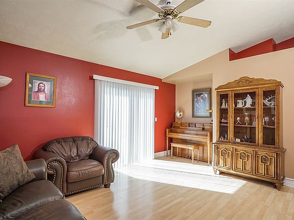 4th image of 8631 W Dogwood Ct