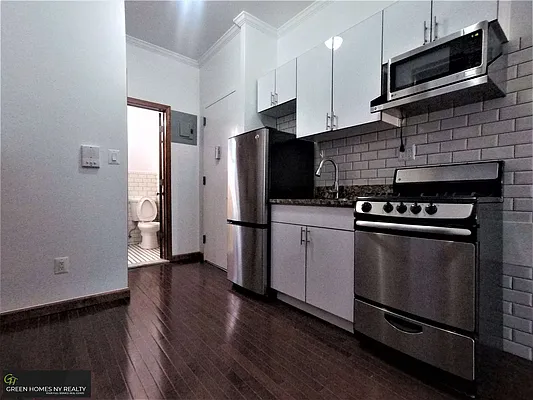 Rented by Green Home NY Realty LLC | media 25