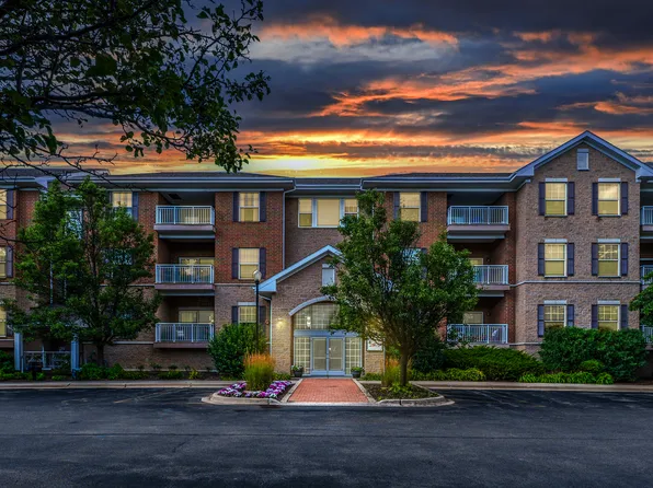 2676 Stone Cir Unit 110, Geneva, IL 60134