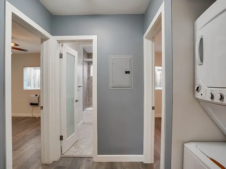 544 Evergreen St — Photo 9