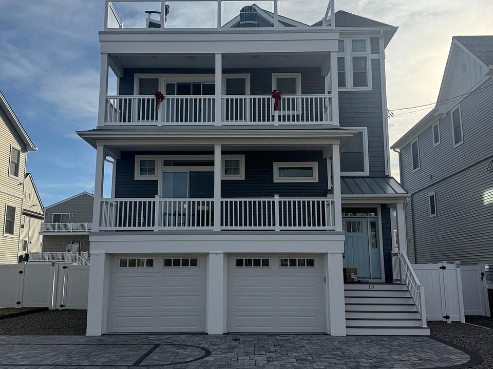 1st image of 13 8th Ave #209