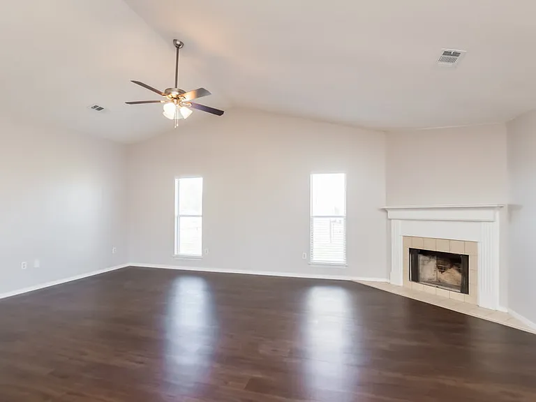 7409 Dunbarton Dr — Photo 4
