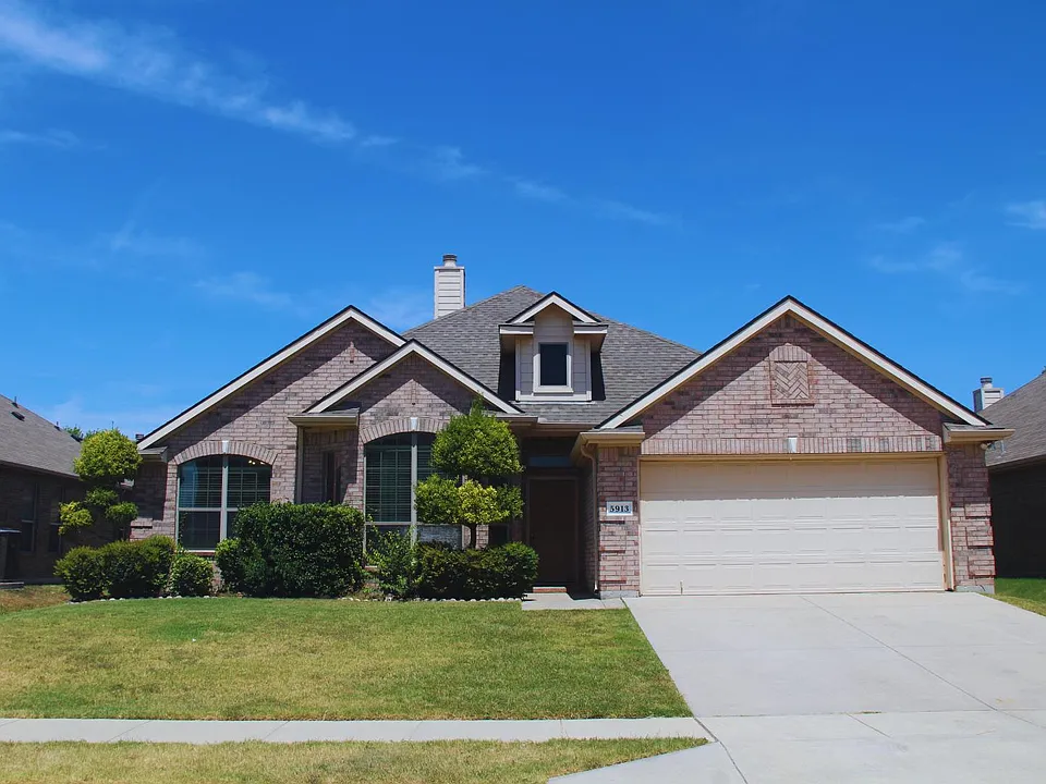 5913 Haven Lake Way