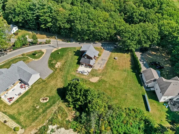 324 Hill St, Leominster, MA 01453