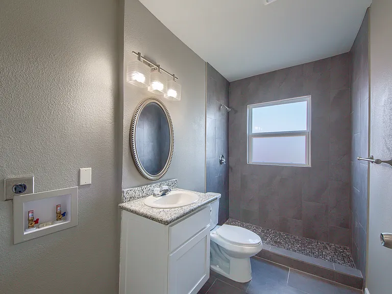 114 Jacobs St — Photo 24