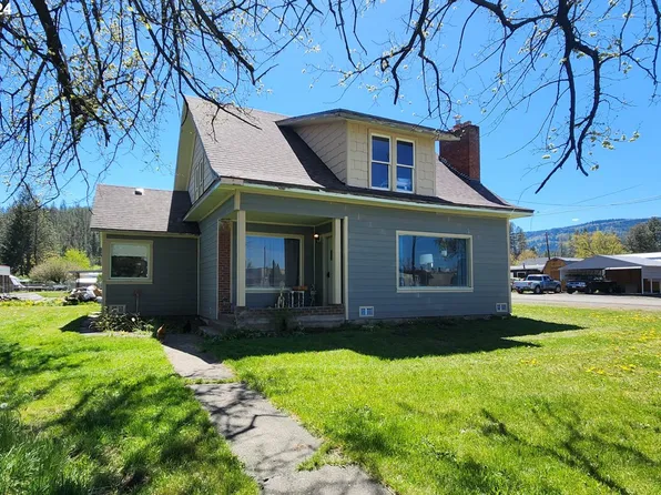 206 W 1st St, Wallowa, OR 97885