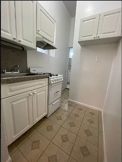 Building Photo - 107 W 138th St #1A