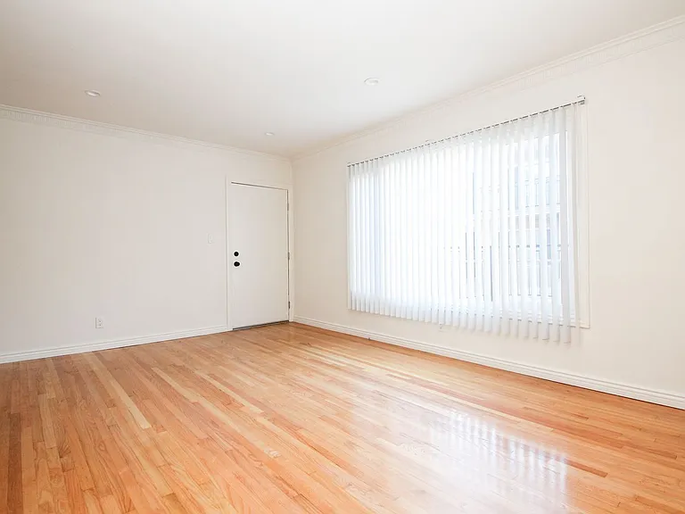 3375 Manning Ave — Photo 12