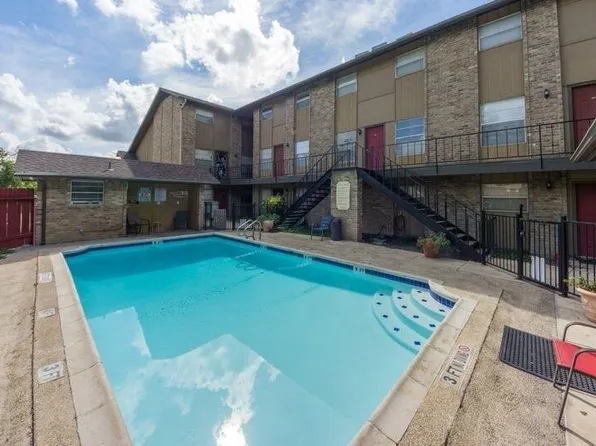 111 Prexy Dr, Seguin, TX 78155