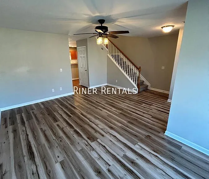 219 Aspen Ave — Photo 4