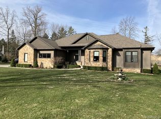 4339 Greenview Cir, Fort Gratiot, MI 48059