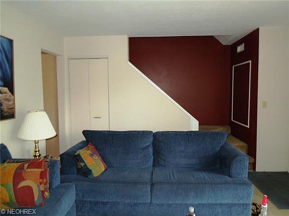 3rd image of 7970 Mentor Ave #6