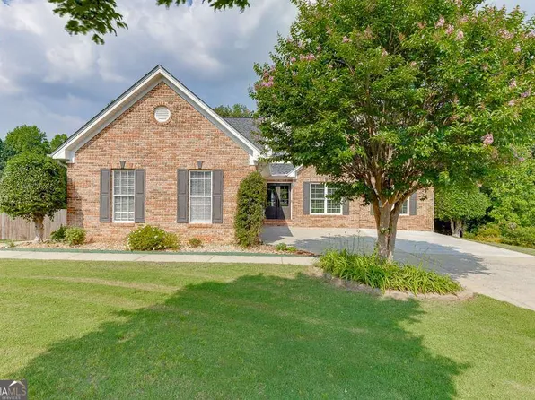 4690 Martins Crossing West Dr, Flowery Branch, GA 30542