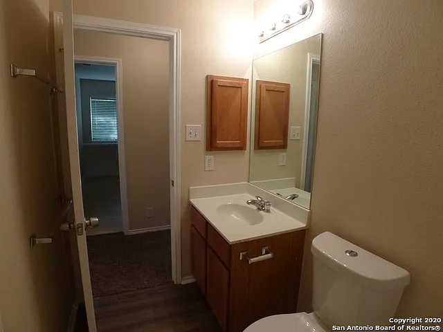 2935 Encino Riv — Photo 34