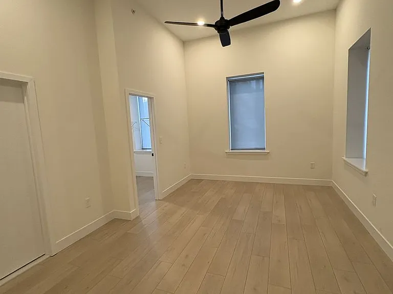 Modern and Sleek 611 S Fagley Street Apartments! — Photo 27