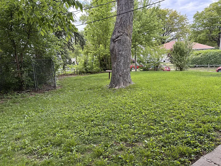 2752 N 47th Ave — Photo 16