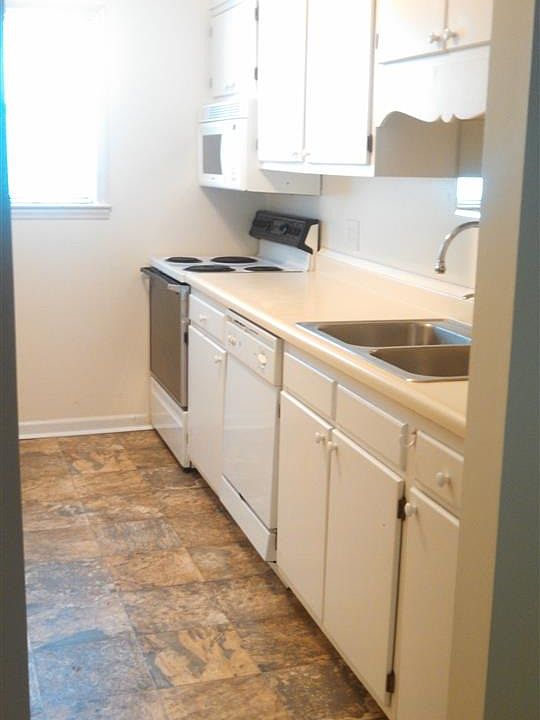 2nd image of 219 Ashley Forest Dr #D