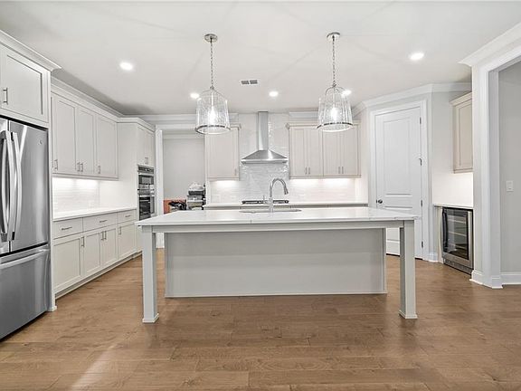 7th image of this home