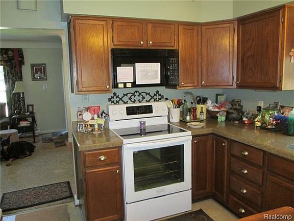 5th image of 22642 Englehardt St