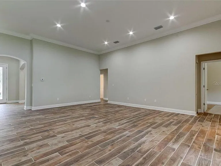 2309 W Saint John St — Photo 28