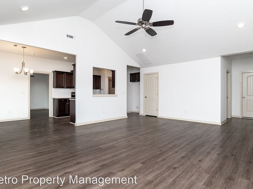 1st image of 102 Duffy Ct