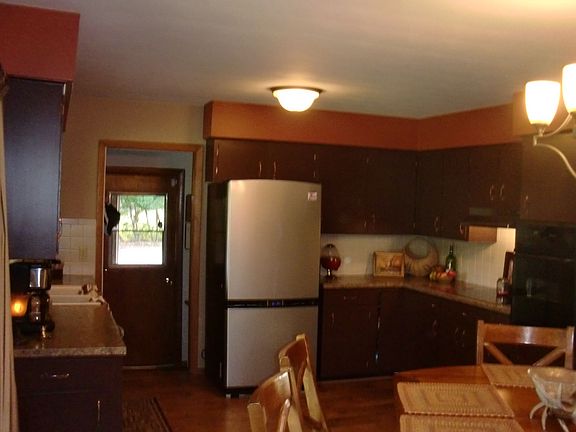 Updated Kitchen w/all new appliances