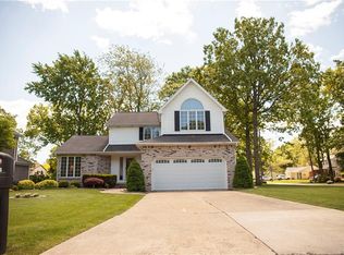 570 Park Ln, Lewiston, NY