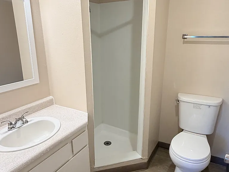 Stafford Court Apartments — Photo 11