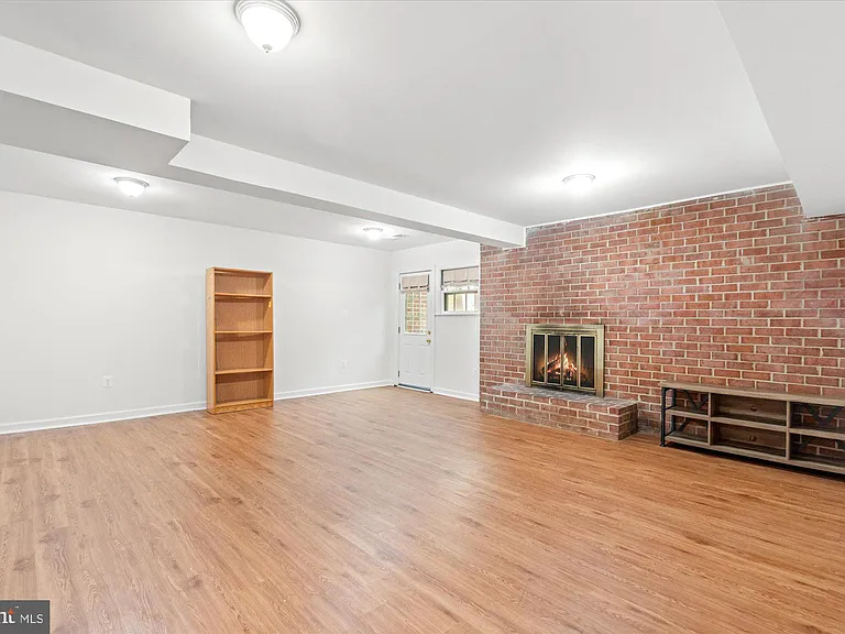1026 N Pelham St — Photo 4