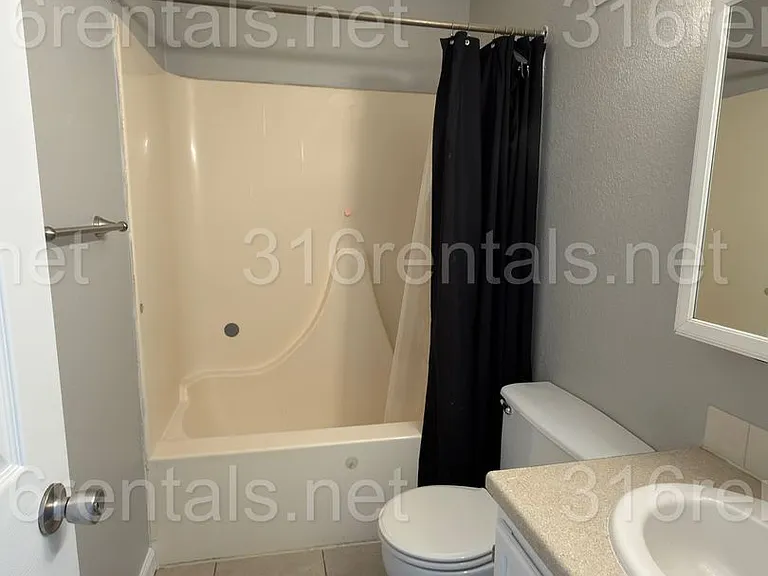 Broadview Apartments — Photo 21