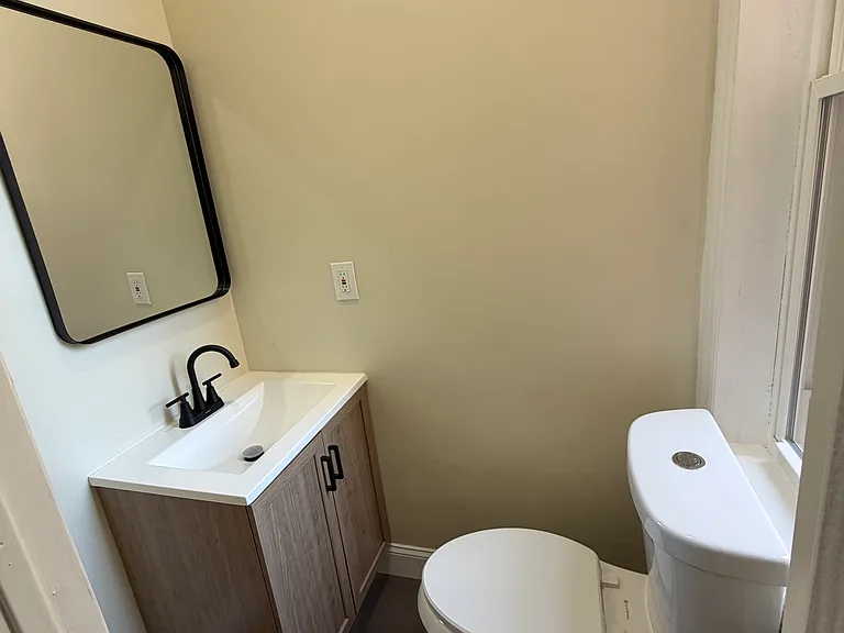 420 Spruce St — Photo 4