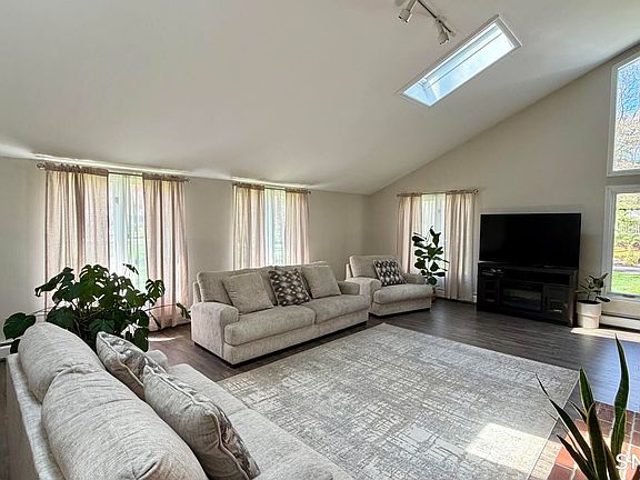 3rd image of 29 Heather Lane