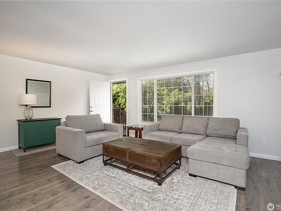 3rd image of 3071-3703 Sunset Dr W #2