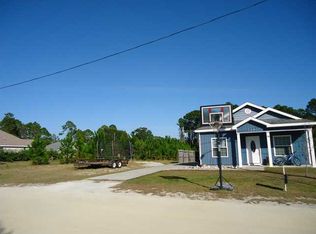 908 NE 6th St, Carrabelle, FL 32322