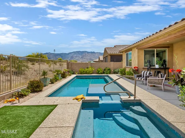 967 E Silver Ray Dr, Tucson, AZ 85737