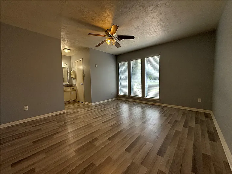 422 Gamewood Dr — Photo 17