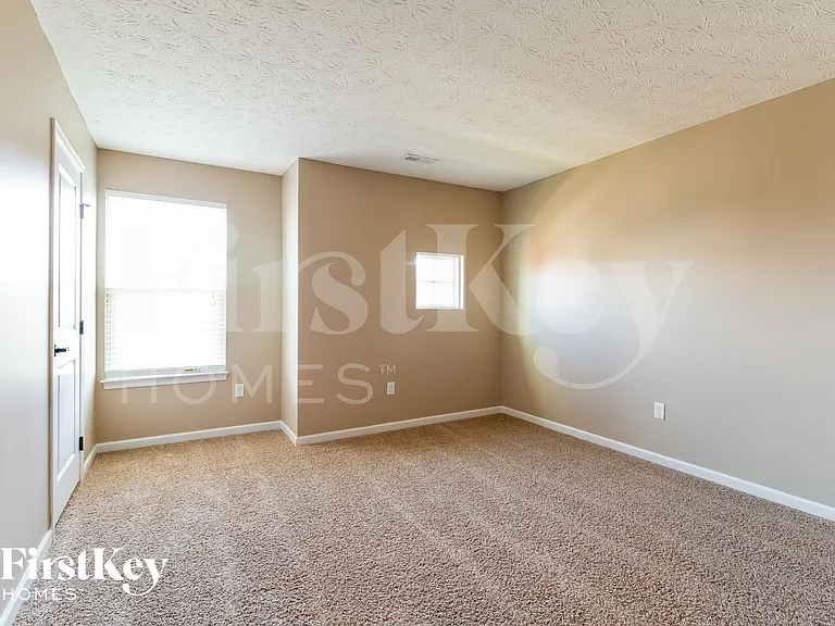 5312 Venetian Way — Photo 9