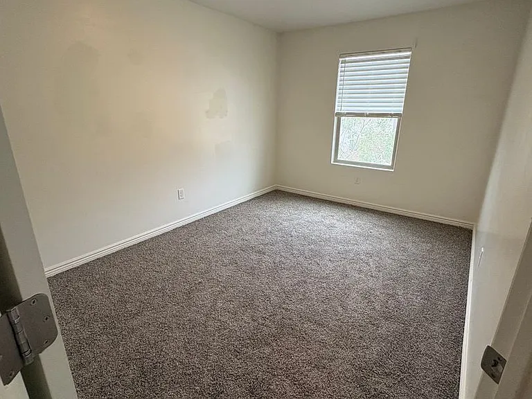 1432 E Trilobite Dr — Photo 3
