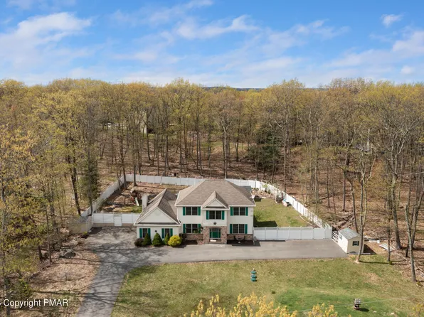 294 Sunrise Dr, Henryville, PA 18332