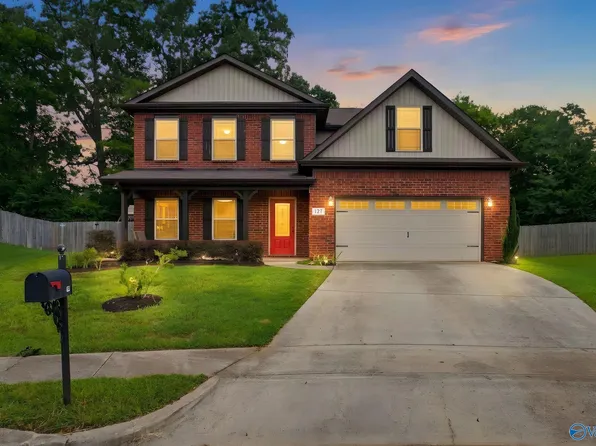 127 Meadowglade Ln, Madison, AL 35758
