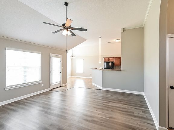 4th image of 2686 Pinnacle Dr