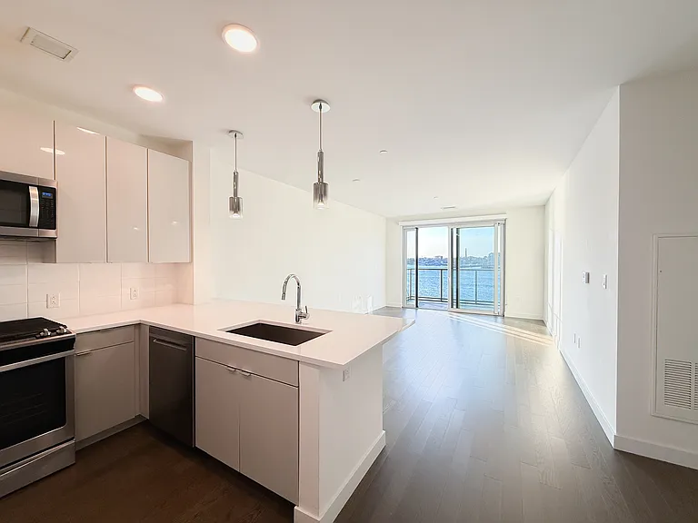 65 Lewis St #511 — Photo 6