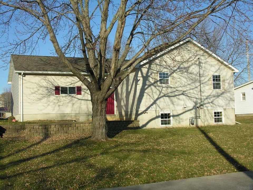 2nd image of 226 Oak St