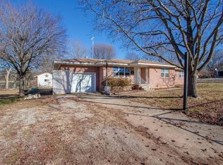 908 E Schmid St, Wynnewood, OK 73098
