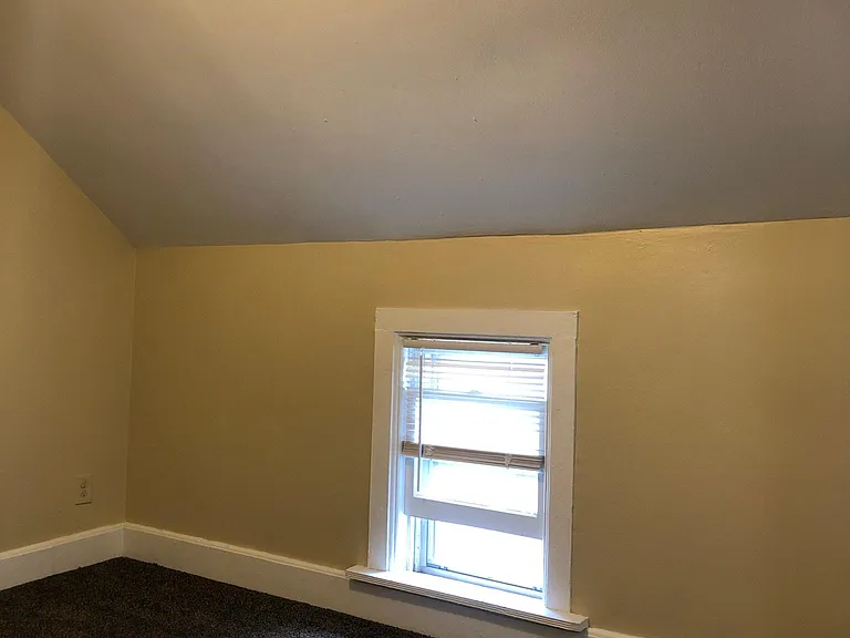 2213 S Robinson Ave #UPPER — Photo 18