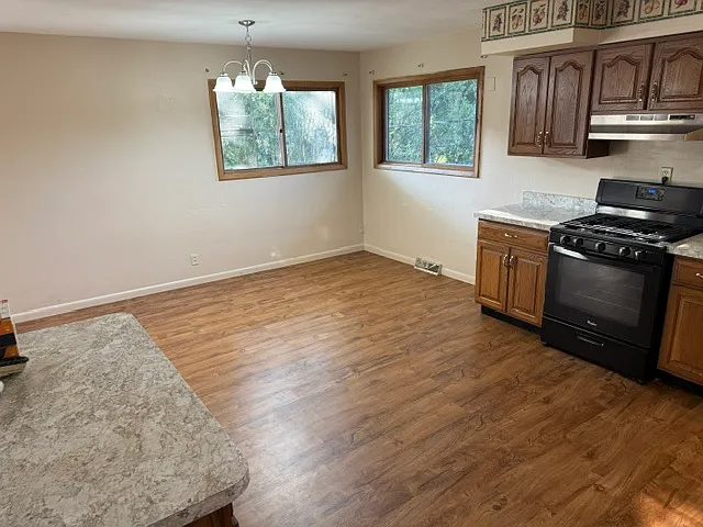 2331 Chatham Rd — Photo 3