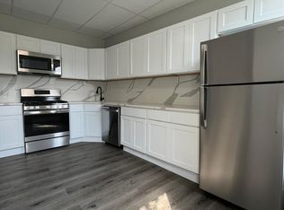 204 1st St #1, Troy, NY 12180