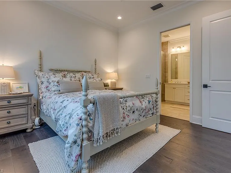 7213 Saona Ct — Photo 9